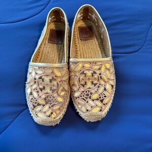 Tory Burch Women’s Rhea Lace Gold Metallic Espadrilles, Size 7.5, Offers Welcome